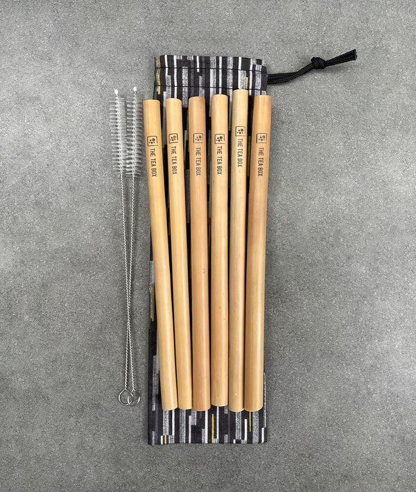 6 pack of standard reusable Bamboo straws. 2 cleaning brushes with nylon bristles and drawstring bag. Branded with ‘The Tea Box’ logo. Unsuitable for bubble tea