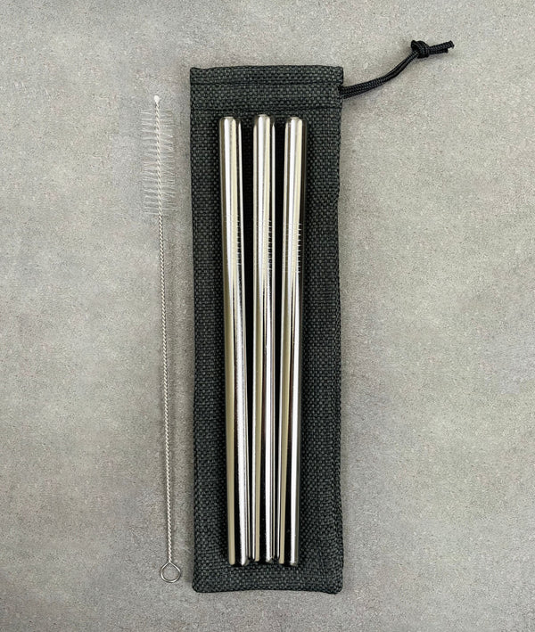 3 pack of stainless steel bubble tea straws, in silver. Cleaning brush with nylon bristles and a drawstring bag